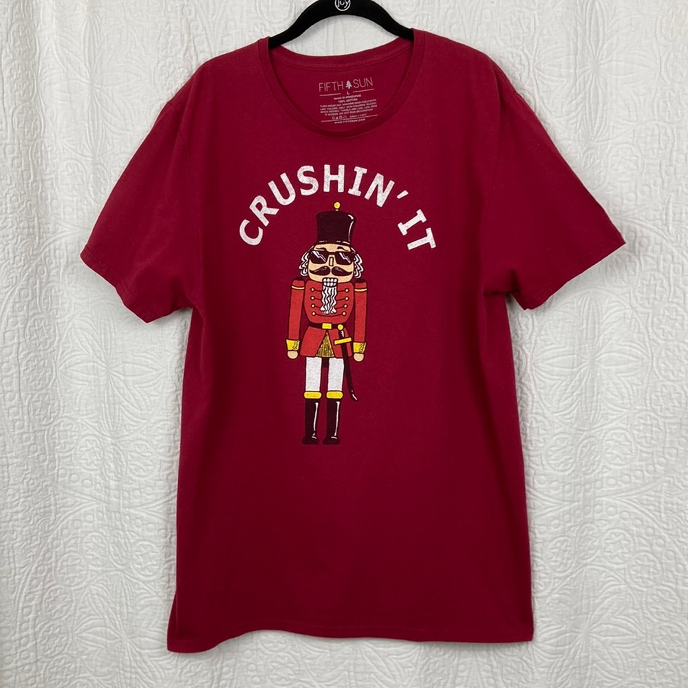 Fifth Sun Women's Red “Crushing It” Nutcracker Graphic T-Shirt sz Large